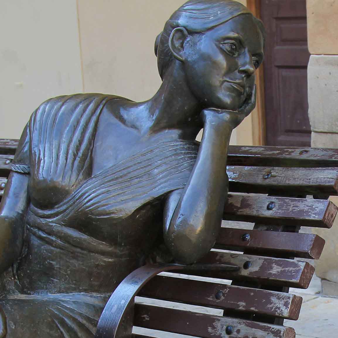 estatua la bellla lola